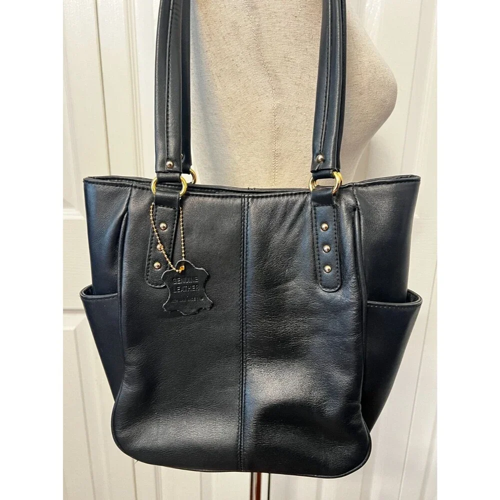 Giani Bernini Black Leather Shoulder Bag Purse Tote Classic Minimalist Studs EUC